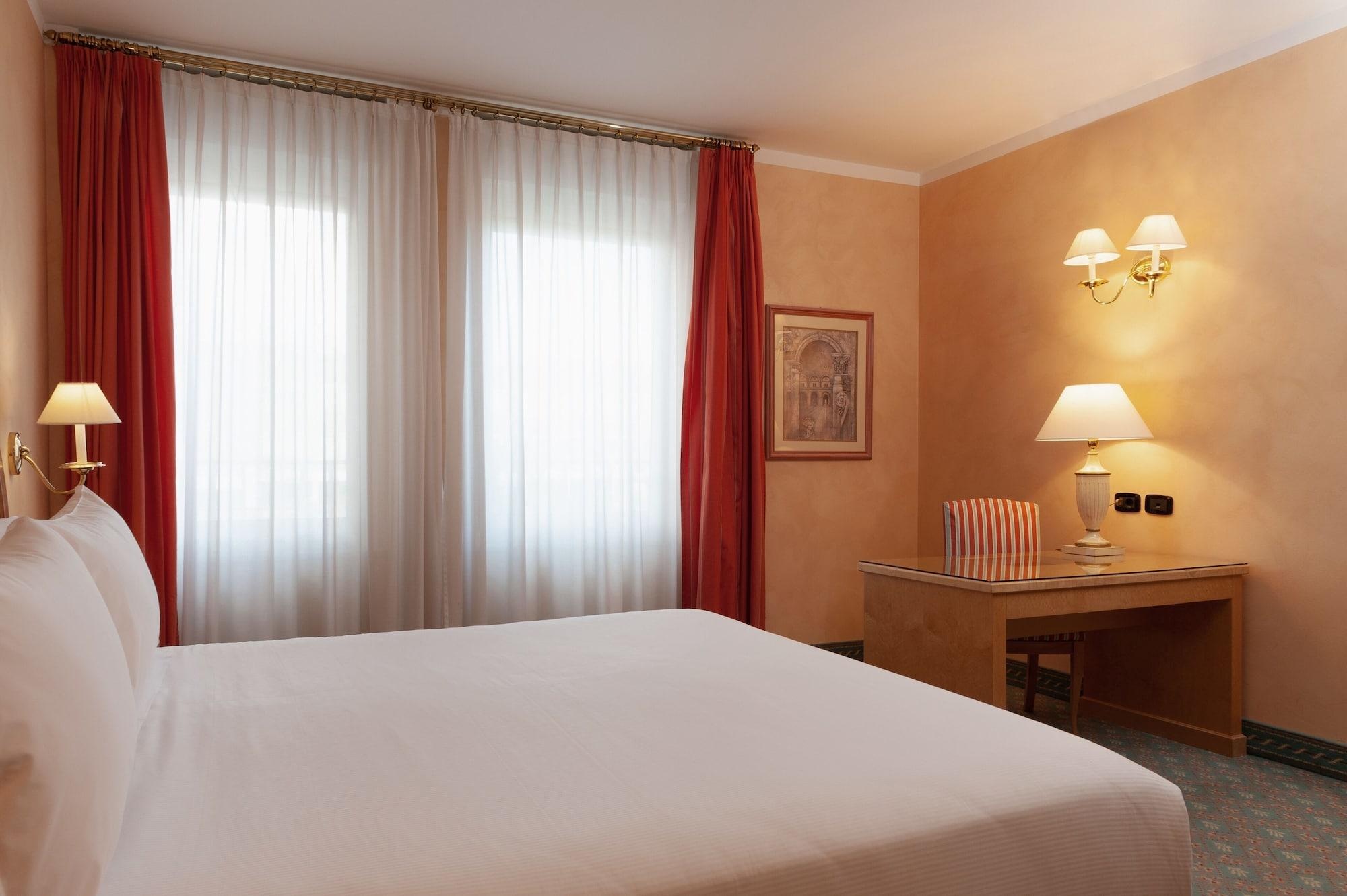 Agora' Palace Hotel Биелла Экстерьер фото