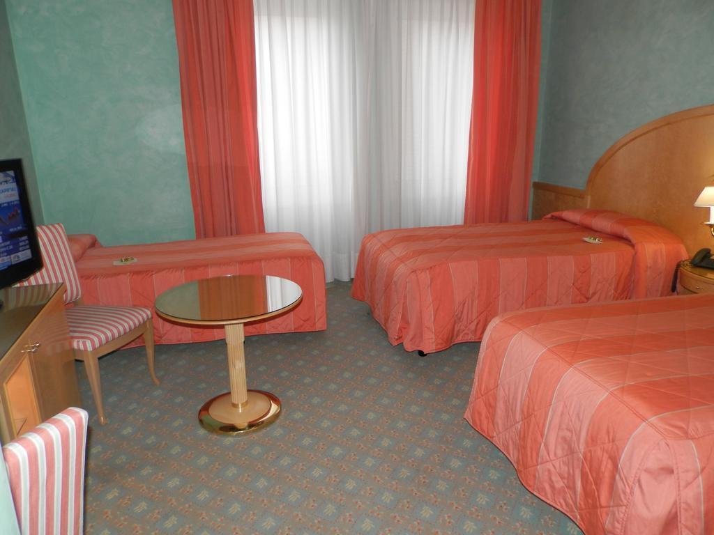 Agora' Palace Hotel Биелла Экстерьер фото