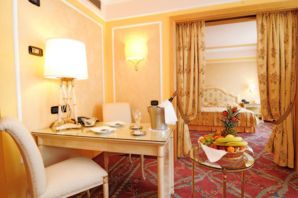 Agora' Palace Hotel Биелла Экстерьер фото